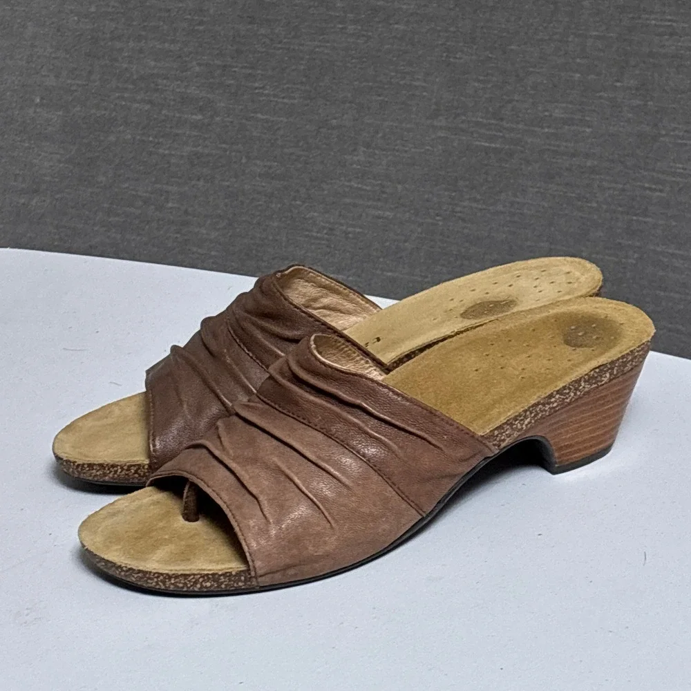 Taos Soul Sandals 8 Brown Leather Ruched Wedge Slide Mule Slip On Thong
